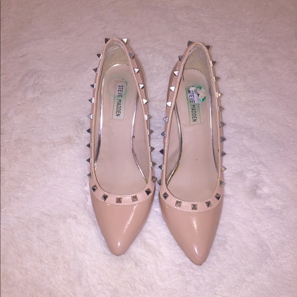 Steve Madden Shoes - Steve Madden Nude Studded Pumps